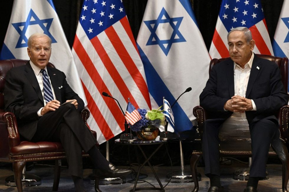 Americký prezident Joe Biden a izraelský premiér Benjamin Netanjahu na zasedání izraelského válečného kabinetu v Tel Avivu, 2023. Foto: Shutterstock, Autor: Prashant Raj Singh