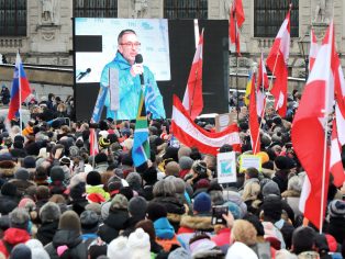 Demonstrace proti covidovým opatřením v Rakousku | Foto C.Stadler/Bwag (CC-BY-SA-4.0)