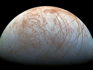 Jupiterův ledový měsíc Europa | Foto: NASA/JPL-Caltech / Zpracování: Kevin M. Gill (CC-BY-3.0)