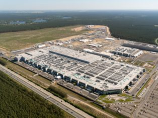 Továrna Gigafactory Berlin-Brandenburg automobilky Tesla | Foto: Aerovista Luchtfotografie/Shutterstock