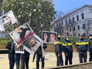 Protest připomínající oběti útoků na gruzínské novináře a aktivisty | Foto: Anna Gvarišvili