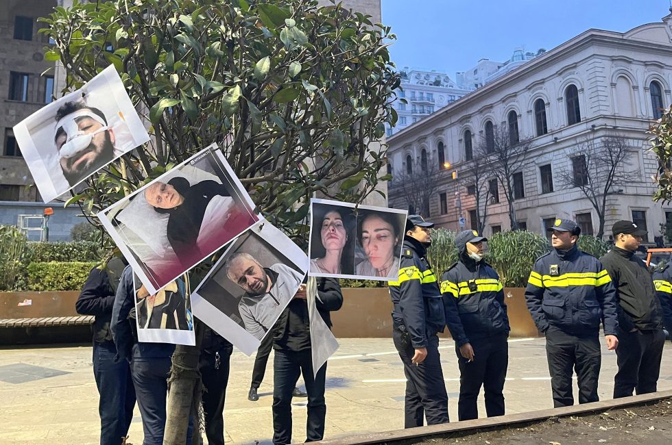 Protest připomínající oběti útoků na gruzínské novináře a aktivisty | Foto: Anna Gvarišvili