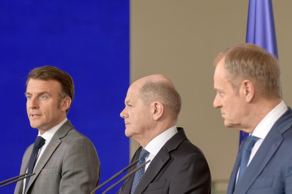 Emmanuel Macron, Olaf Scholz a Donald Tusk při společném vystoupení | Foto: Shutterstock