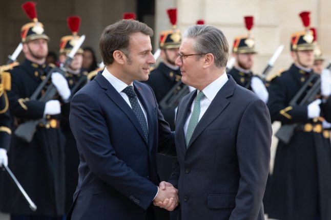 Francouzský prezident Emmanuel Macron a britský premiér Keir Starmer | Foto: Frederic Legrand / Shutterstock